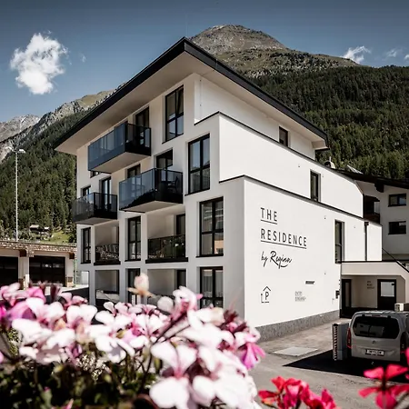 The By Regina سولدن